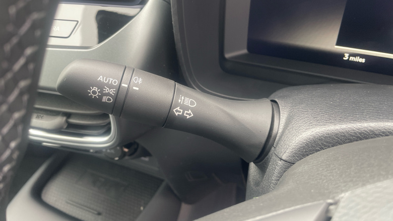 Nissan Juke 1.0 DiG-T N-Connecta 5dr Petrol Hatchback